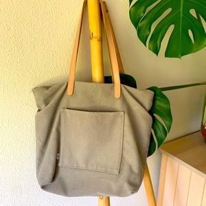 Birdling canvas bag with leather straps